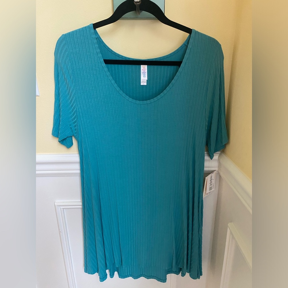 lularoe perfect t. size large.
